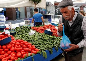 تركيا… حد الفقر ثلاثة أضعاف الحد الأدنى للأجور
