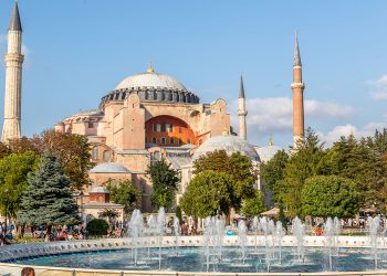 الكنيسة البلغارية الأرثوذكسية تدعو للحفاظ على آيا صوفيا متحفًا