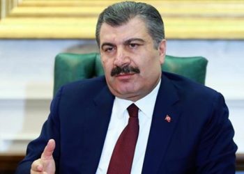 تركيا.. وزير الصحة يتحدث عن صلاة عيد الأضحى