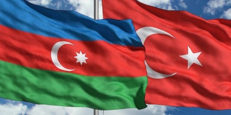 صحيفة تركية تتهم روسيا بتوظيف الصراع الأذربيجاني الأرمني ضد تركيا