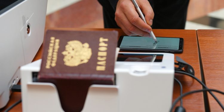 روسيا: بدء العمل بقانون يسهل إجراءات الحصول على الجنسية الروسية