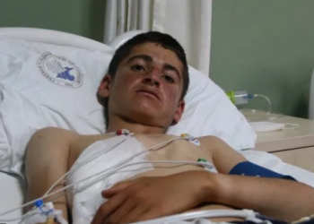 طفل تركي: الجنود أطلقوا النار علي وتركوني