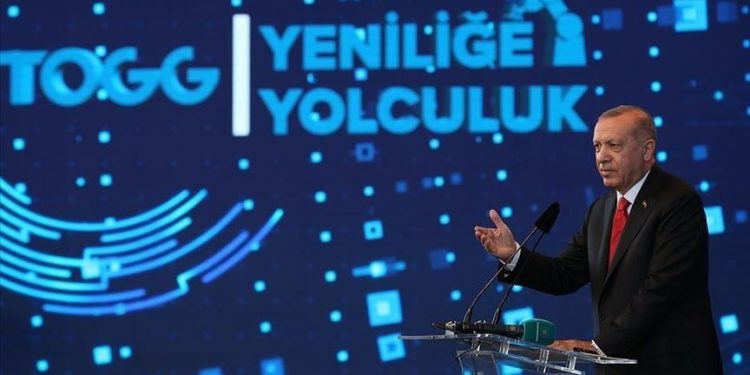 أردوغان منزعج من المشككين في إنتاج السيارة التركية.. ولم يثبت العكس!