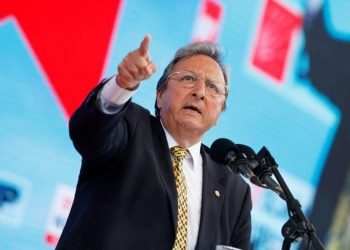 قيادي بالشعب الجمهوري يتهم حزبه بتسهيل سيطرة أردوغان على تركيا