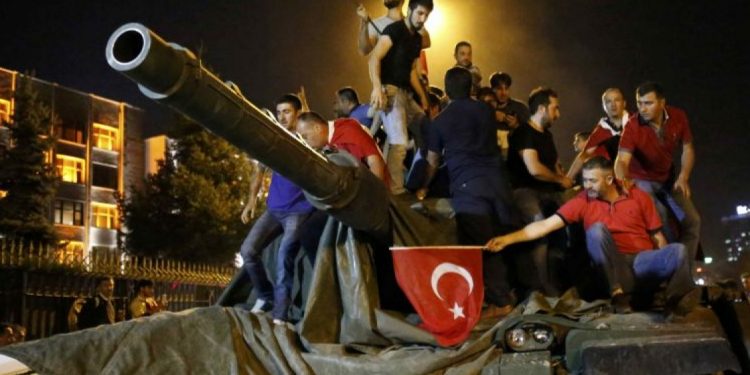 انقلاب تركيا.. الحركة القومية: الجناح السياسي للانقلابيين لم يرصد بعد!