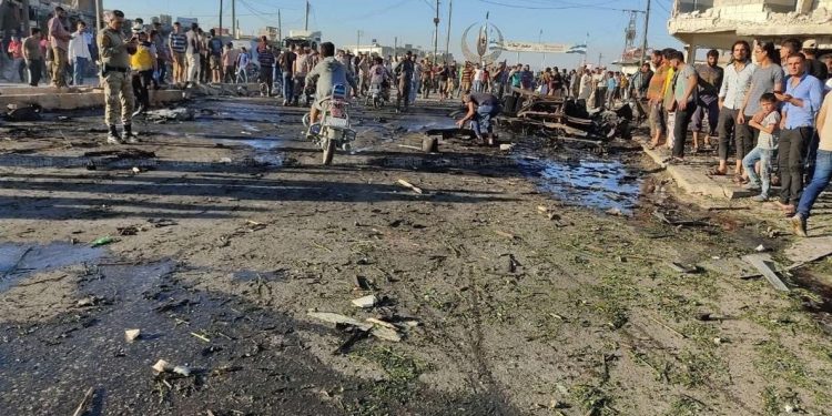 قتلى وجرحى بانفجار سيارة مفخخة على الحدود بين سوريا وتركيا