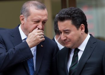 باباجان: أردوغان يتستر وراء آيا صوفيا عن أزمات حقيقية