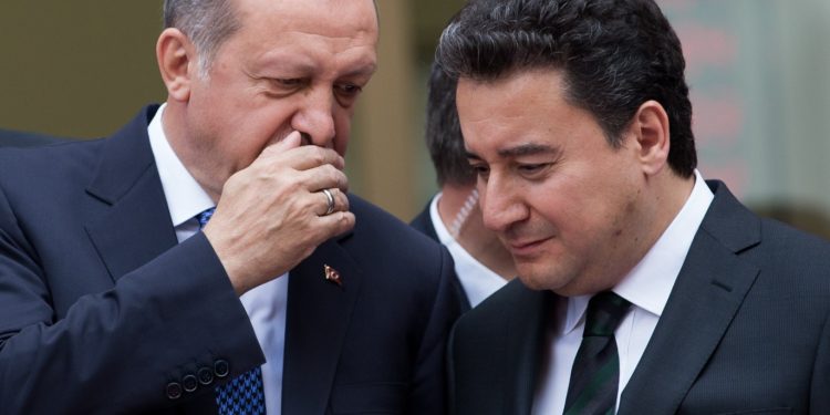 باباجان: أردوغان يتستر وراء آيا صوفيا عن أزمات حقيقية