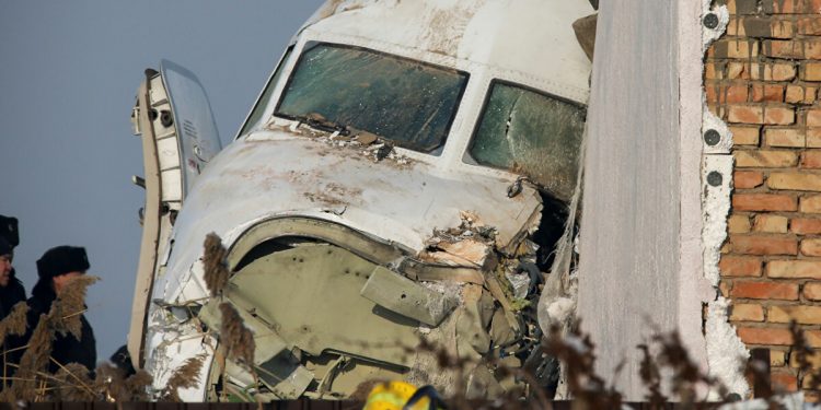 انشطار طائرة هندية لدى هبوطها وسقوط ضحايا