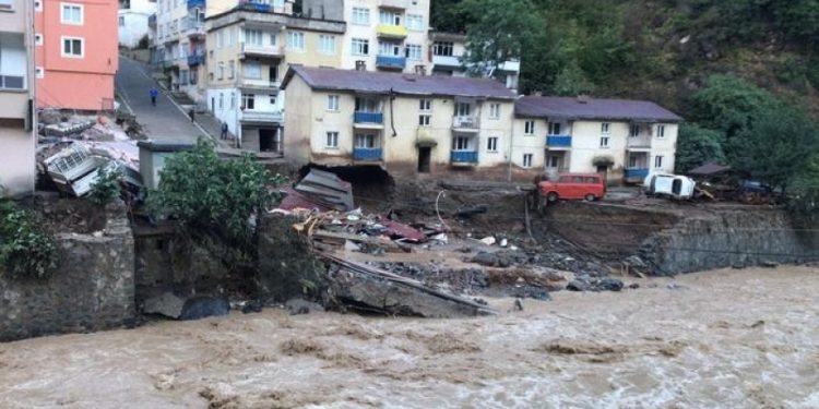 تركيا.. ارتفاع حصيلة ضحايا فيضانات جيراسون