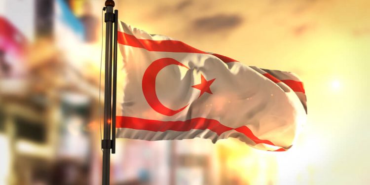 قبرص التركية تطالب فرنسا بسحب دعمها العسكري من الجزيرة