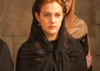 السلطانة هويام تصلي من أجل لبنان