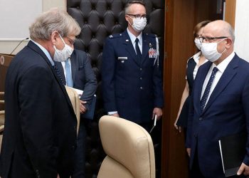 سفير الولايات المتحدة في ليبيا يعقد اجتماعًا بوزارة الدفاع التركية