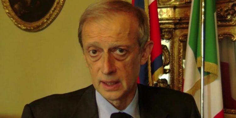 برلماني إيطالي للسفير التركي: عليكم بالحوار