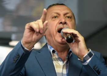 تعليق مثير من كاتب إسلامي على قائمة أردوغان المطاطية للإرهابيين!