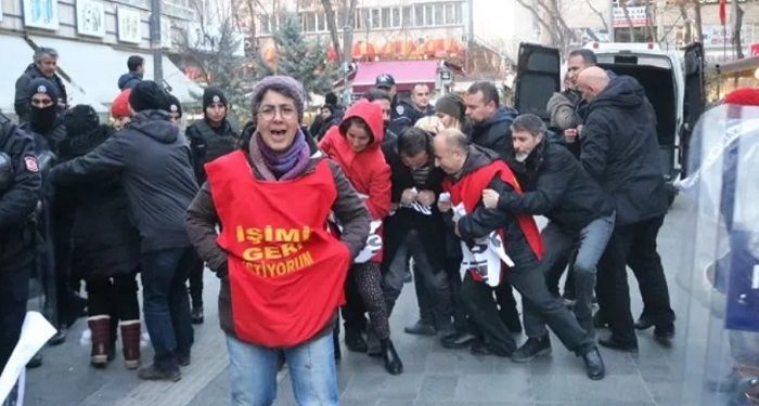 تركيا.. اعتقال مفصولين تعسفيًا طالبوا بالعودة لوظائفهم!