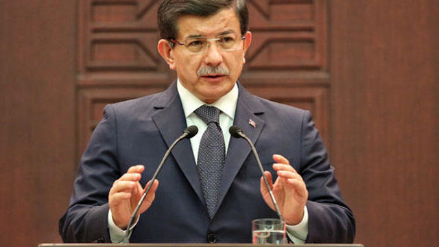 داود أوغلو يتنقد زيادة ضريبة الاستهلاك الخاص على السيارات