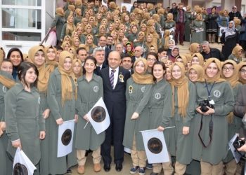 كاتب موال لأردوغان: الطالبات يخلعن الحجاب والإلحاد ينتشر بين الطلاب