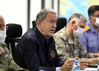 وزير دفاع تركيا يرفض إعلان الرئيس الفرنسي بخصوص شرق المتوسط