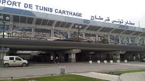 خوفا من تفشي  فيروس كورونا.. دعوات لإغلاق مطار قرطاج في تونس
