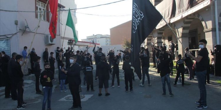 الشيعة في تركيا يحيون ذكرى وفاة الحسين