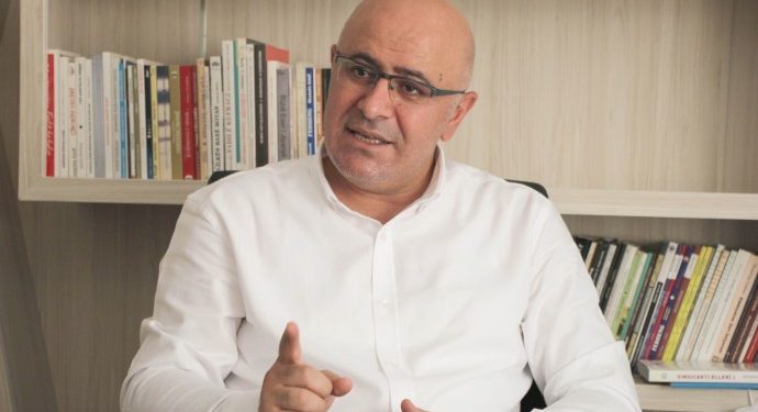 قيادي كردي: أمريكا أوكلت لأردوغان دور شرطي الشرق الأوسط