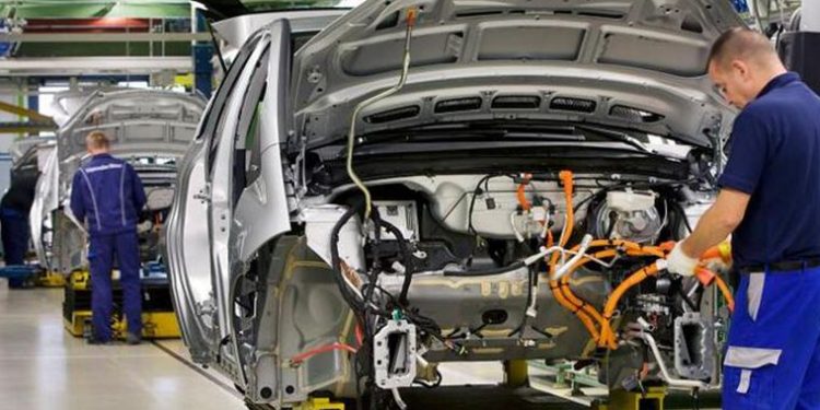 تركيا.. إنتاج وتصدير السيارات والإلكترونيات في تراجع