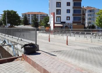 تركيا.. رئيس بلدية يشيد جسرًا بتكلفة أقل آلاف المرات مما رصده سلفه