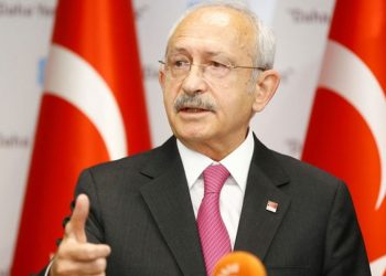 زعيم المعارضة لأردوغان: الشارع لن يستريح حتى يغادر صهرك منصبه