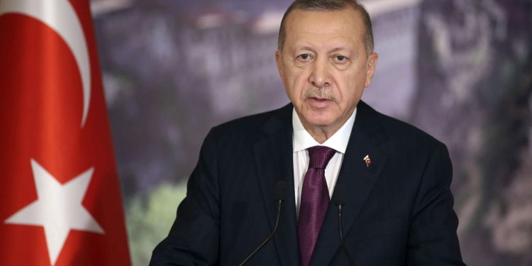 بعد تهديدات أردوغان: هل تقع مواجهة عسكرية بين تركيا واليونان في المتوسط؟