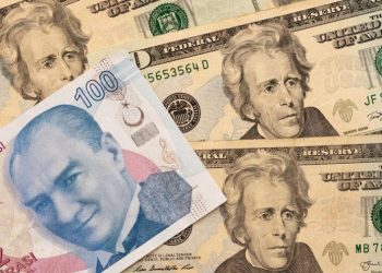 توترات شرق المتوسط تنعكس سلبًا على الليرة