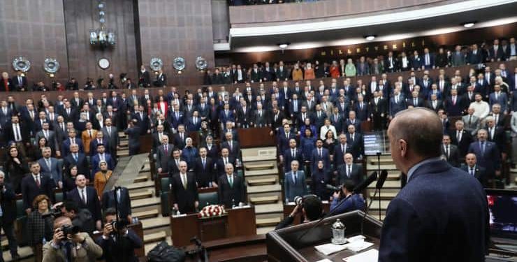 أردوغان: خلافاتنا الداخلية يجب ألا تتخطى جدران الحزب