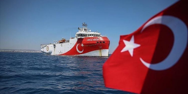 تركيا: بدأنا التنقيب شرق المتوسط