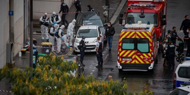 ترجيح فرضية الإرهاب بهجوم باريس.. و5 معتقلين جدد