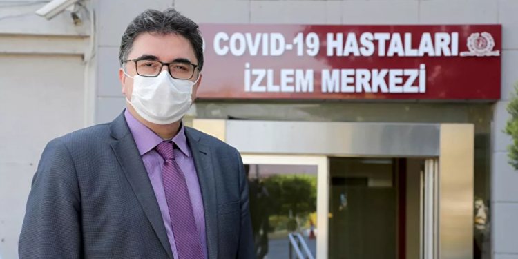 عميد كلية طب إسطنبول يوبخ دولت بهجلي