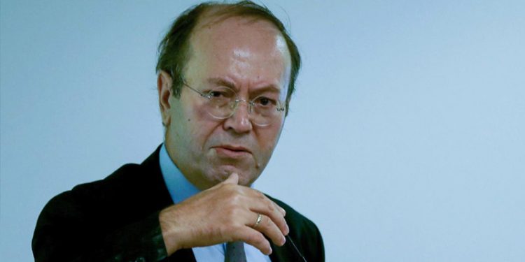 كاتب تركي: تركيا محاصرة ومضطرة لتحسين العلاقات مع مصر