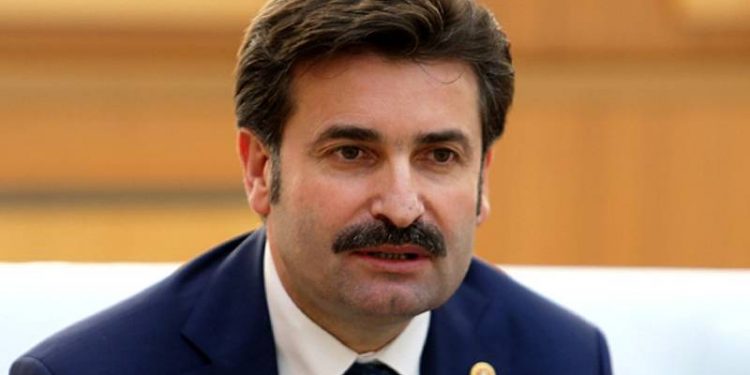 حزب داود أوغلو: حليف أردوغان يتآمر ضده