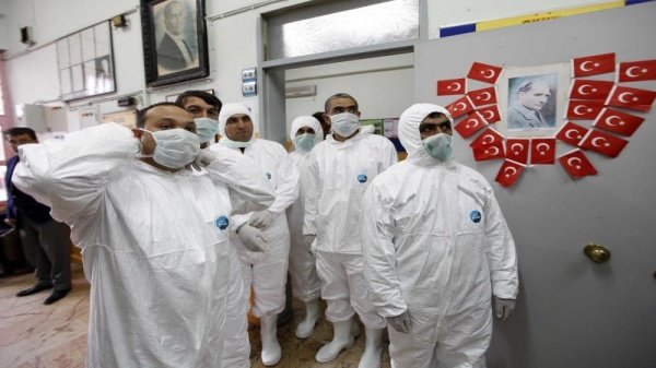 تركيا.. مواجهة مستعرة بين الأطباء والسلطات بسبب كورونا