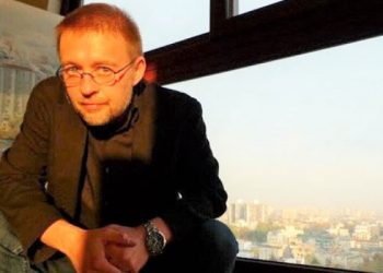 تركيا.. وفاة غامضة للكاتب الأمريكي البارز أندريه فلتشك في إسطنبول