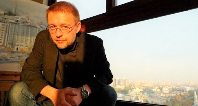 تركيا.. وفاة غامضة للكاتب الأمريكي البارز أندريه فلتشك في إسطنبول