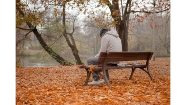 تعرف على أسباب اكتئاب الخريف وطرق التخلص منه..