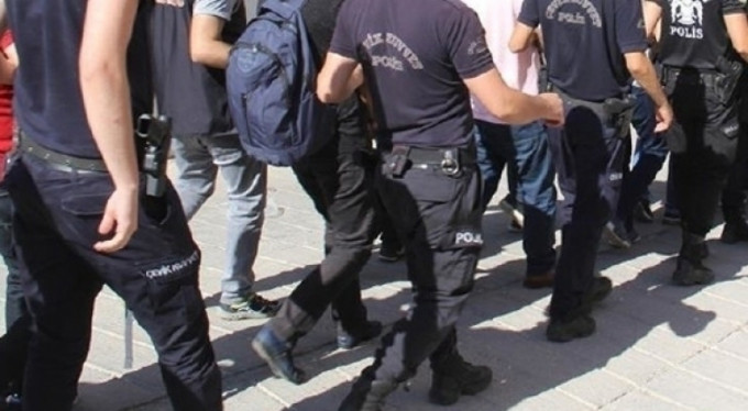 تركيا.. قرارات اعتقال بحق 43 عسكريًا بسبب اتصالات هاتفية!