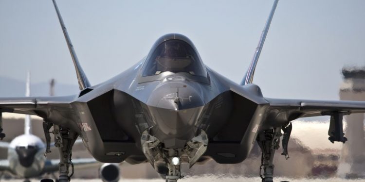 أمريكا تريد بيع طائرات F-35 للإمارات وترفض تسليمها تركيا!