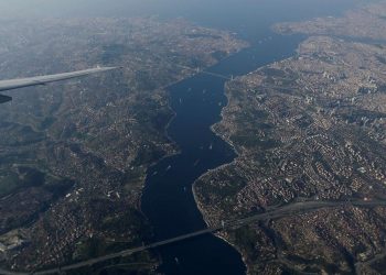 شركة عقارية تشتري مساحات مهولة بمسار قناة إسطنبول