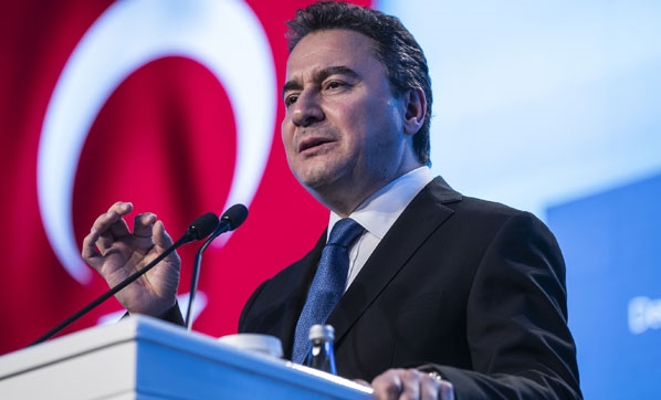 باباجان: قد نعيش قريبًا أيامًا أكثر سوءًا!