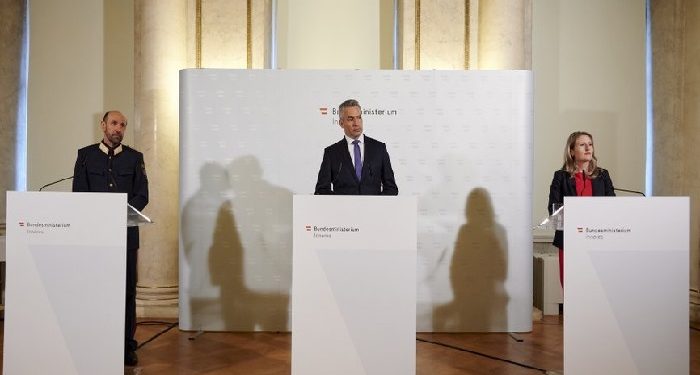 وزير داخلية النمسا يتهم تركيا بالتجسس على بلاده