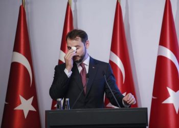 بنك تركي تعاون مع المواقع الإباحية بينما كانت تحت إدارة صهر أردوغان