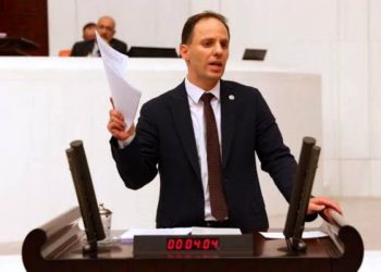 تركيا تمنح موظفيها في الخارج مرتبات خيالية