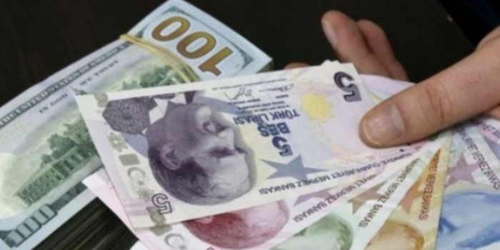 تركيا.. الدولار يقترب من تسجيل رقم قياسي جديد أمام الليرة