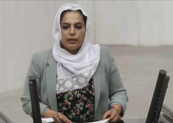 تركيا.. السجن 10 سنوات لبرلمانية كردية